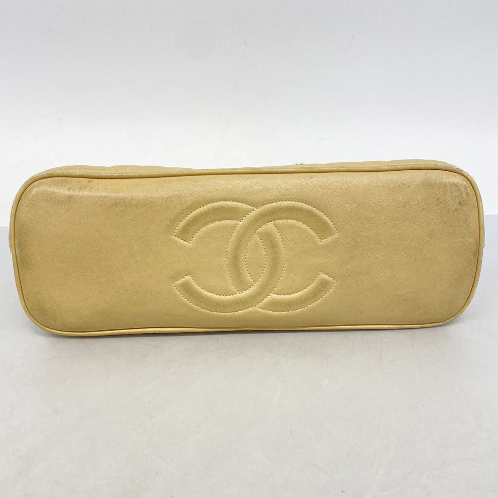 Chanel Shoulder Bag Quilted Lambskin Beige Gold — view 3