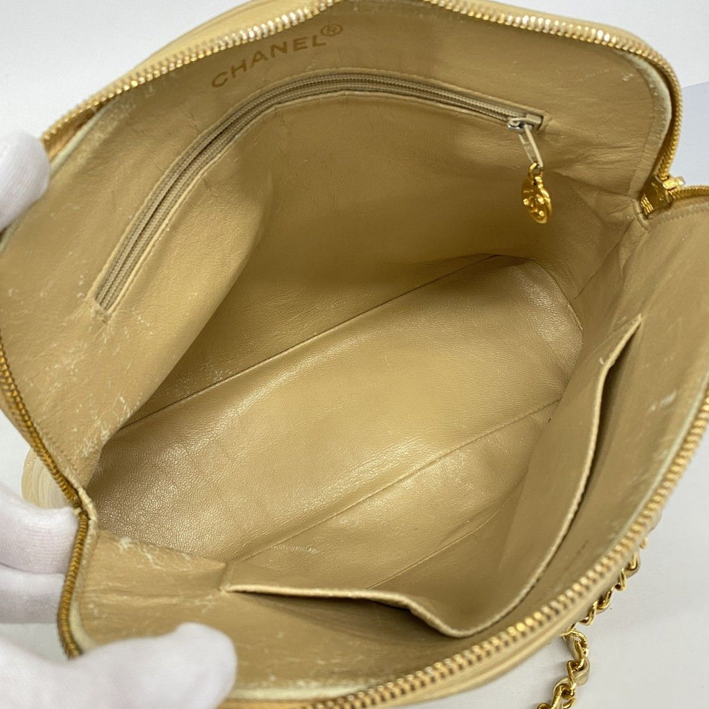 Chanel Shoulder Bag Quilted Lambskin Beige Gold — view 4
