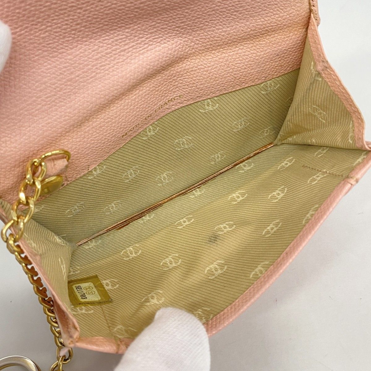Chanel Coin Case Coco Button Leather Pink Gold — view 3