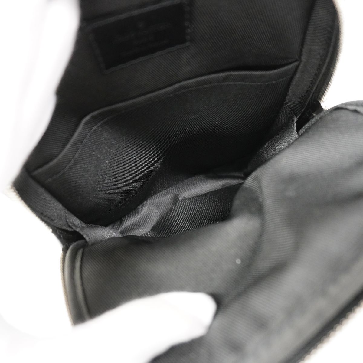 Louis Vuitton Belt Bag Monogram Eclipse Avenue PM Black — view 4