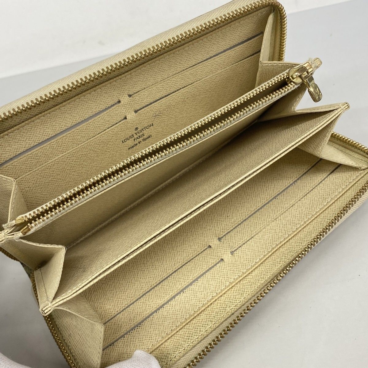 Louis Vuitton Wallet Damier Azur Zippy White — view 3