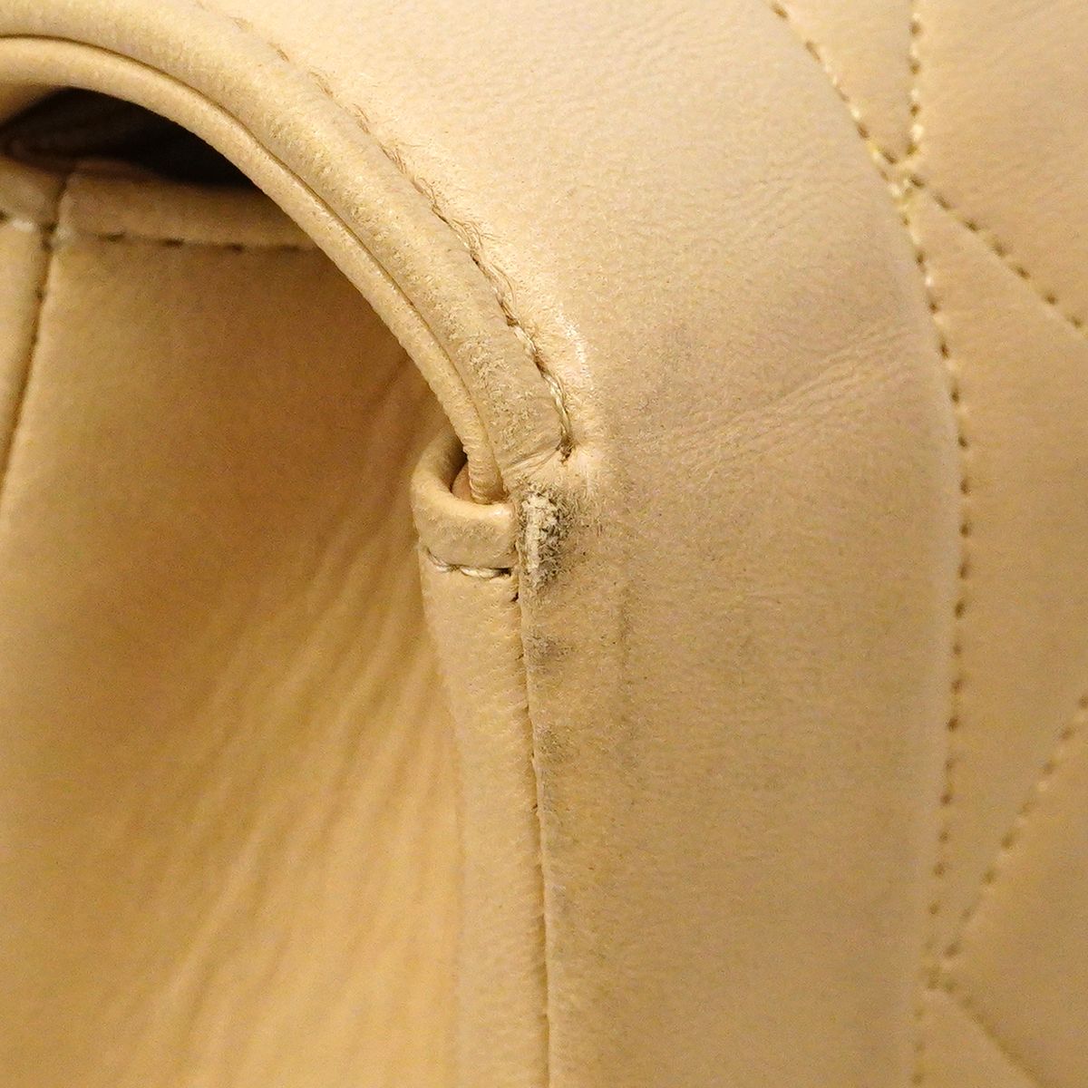 Chanel Shoulder Bag Diana Lambskin Beige Gold — view 6