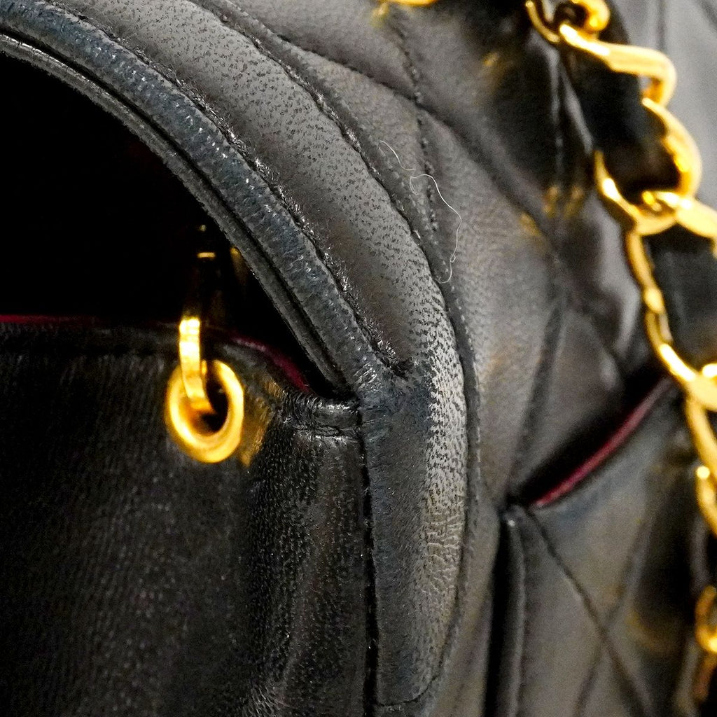 Chanel Shoulder Bag Quilted Lambskin Black Gold — view 7