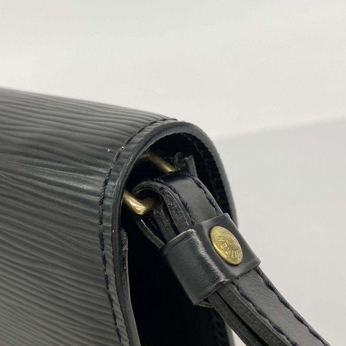 Louis Vuitton Clutch Epi Pochette Series Dragonne Noir — view 7