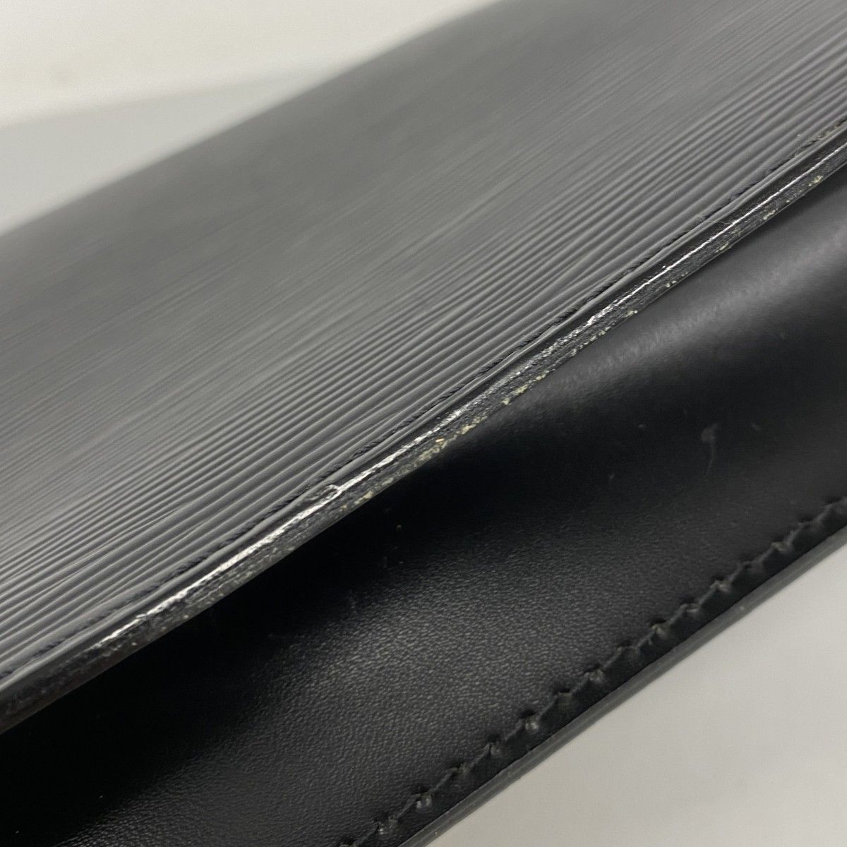 Louis Vuitton Clutch Epi Pochette Series Dragonne Noir — view 6