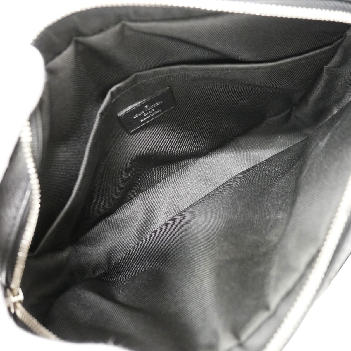 Louis Vuitton Shoulder Bag Taigarama Outdoor Messenger PM Black — view 4