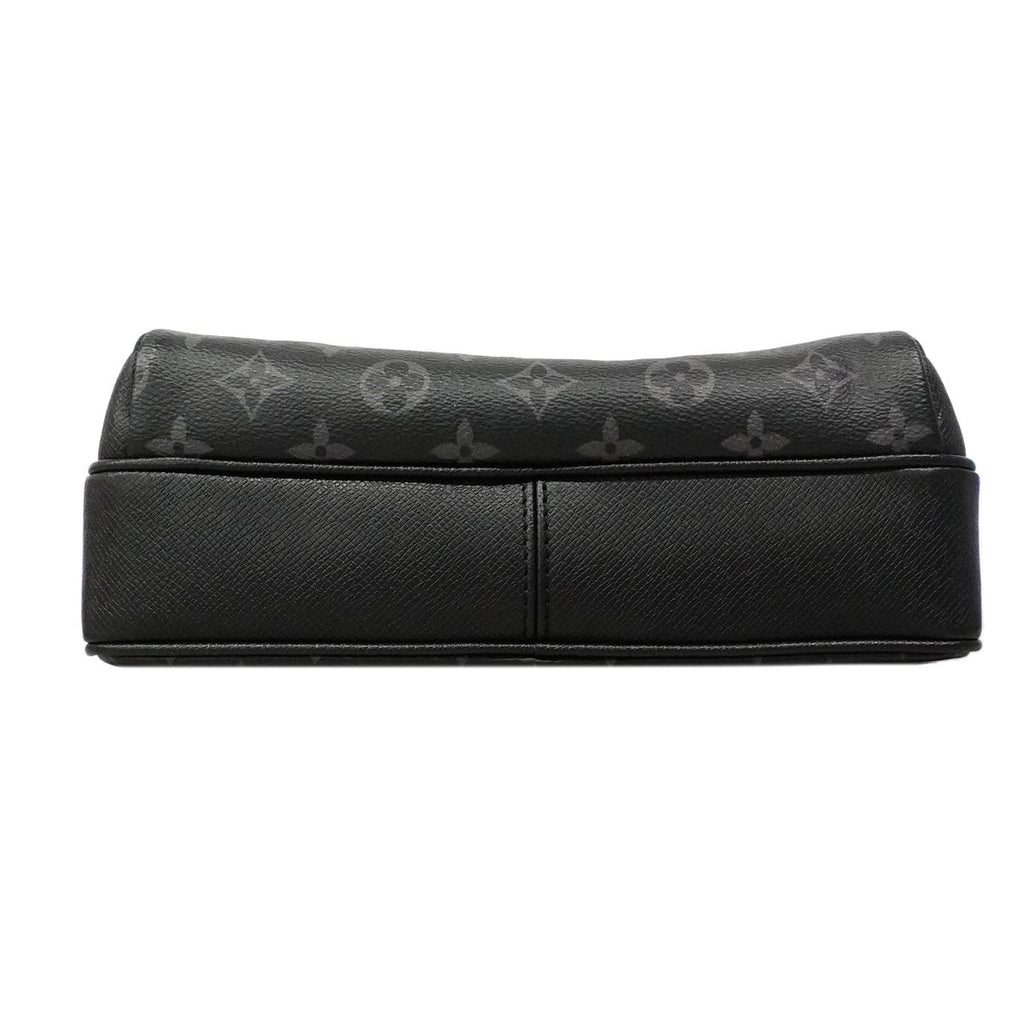 Louis Vuitton Shoulder Bag Taigarama Outdoor Messenger PM Black — view 3