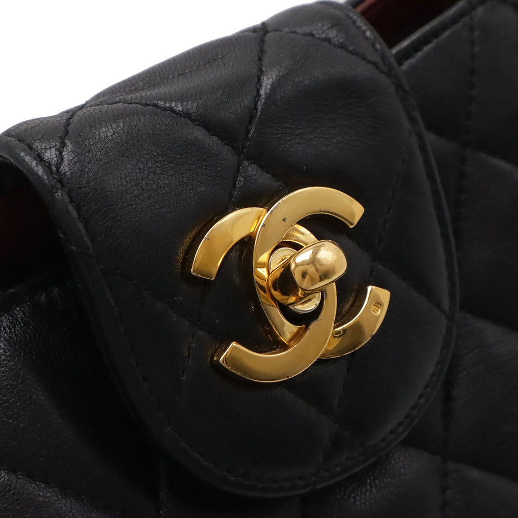 Chanel Quilted CC Logo Chain Shoulder Bag Lambskin Leather Black Gold — view 4