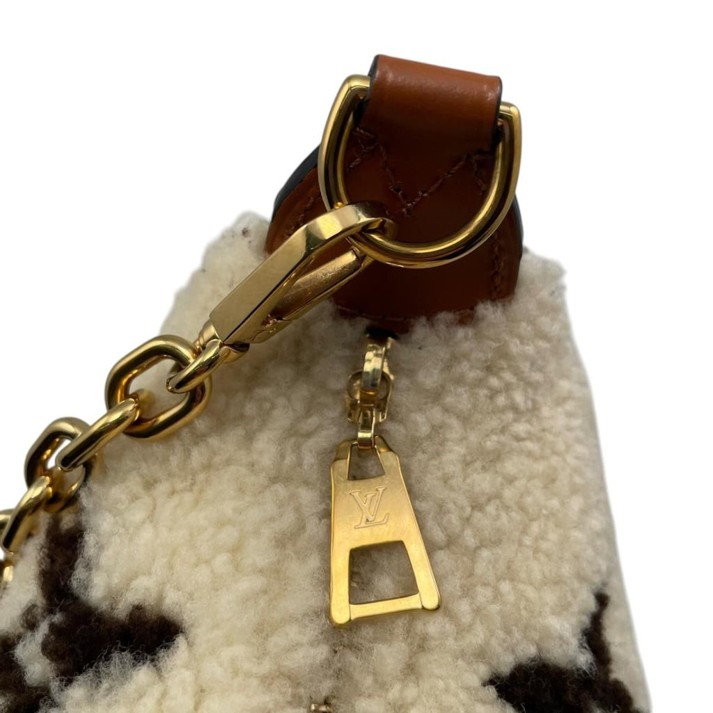 Louis Vuitton Shoulder Bag Obasam Monogram Shearling Ivory Brown — view 9