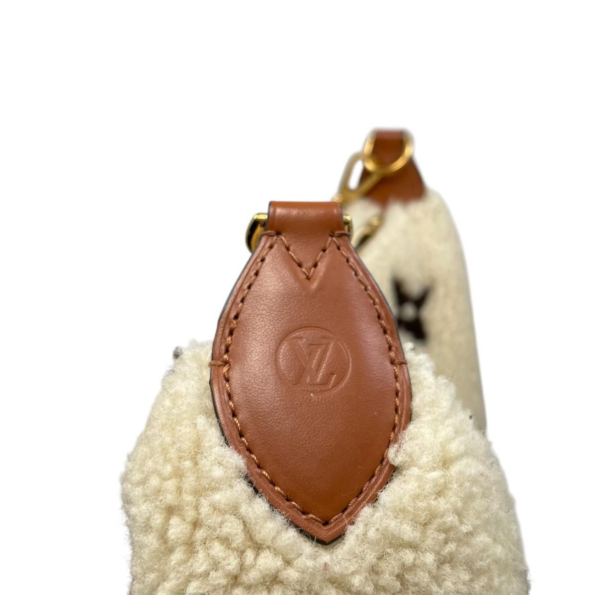 Louis Vuitton Shoulder Bag Obasam Monogram Shearling Ivory Brown — view 7