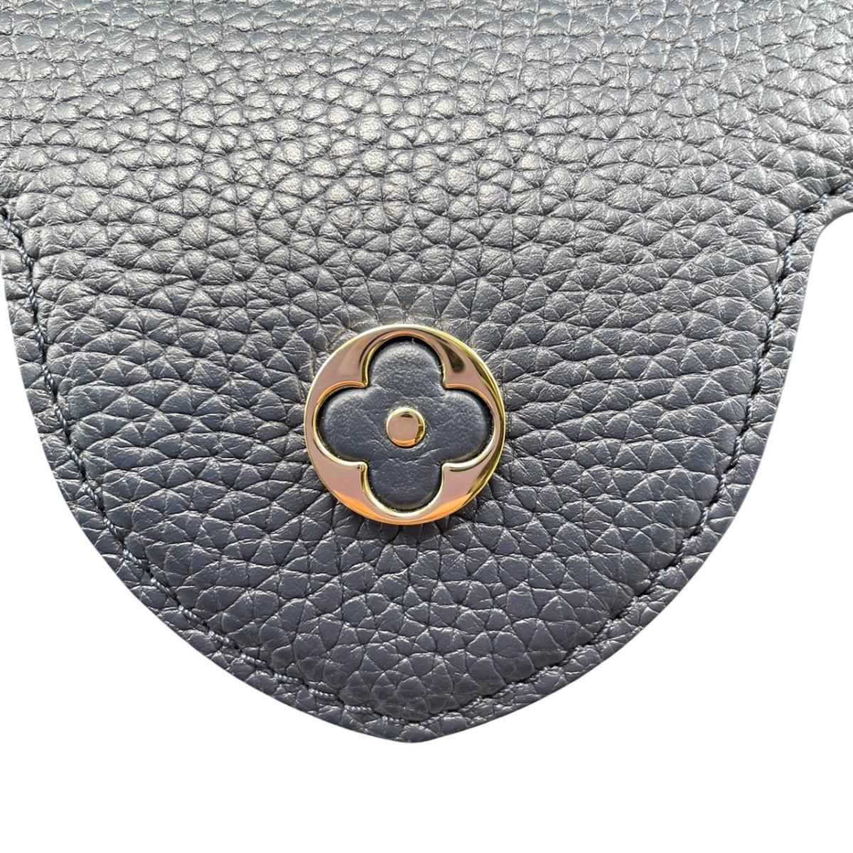 Louis Vuitton Shoulder Bag Capucines BB Taurillon Leather Navy — view 8