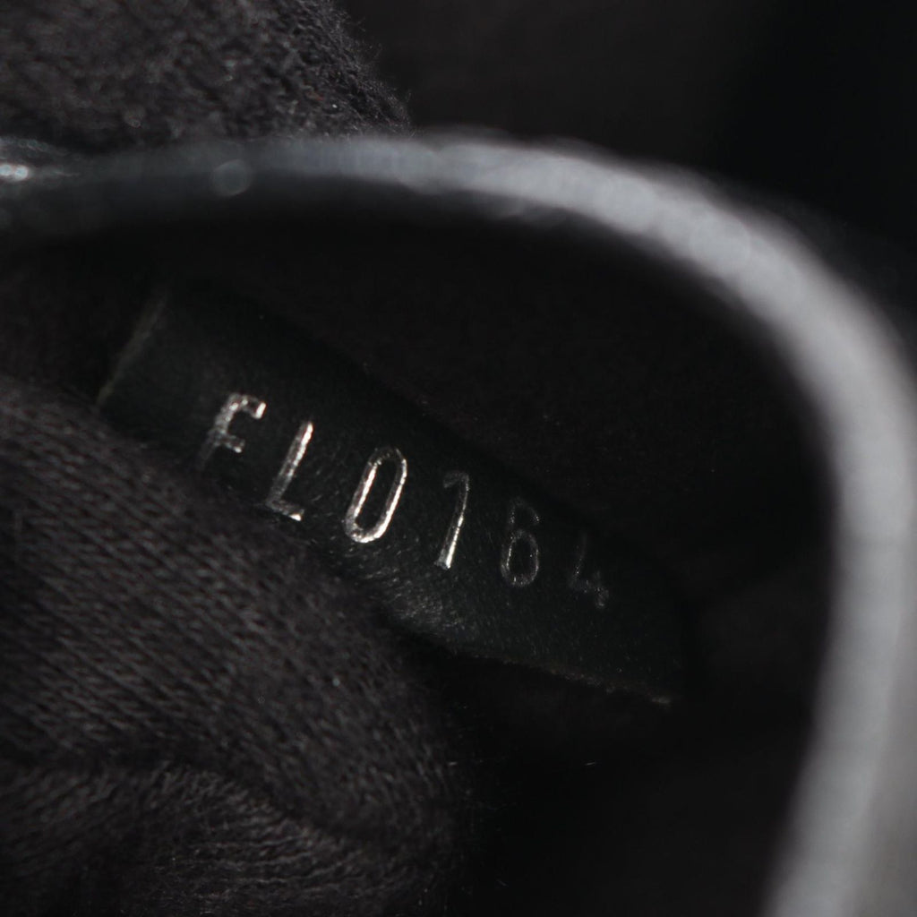 Louis Vuitton Shoulder Bag Twist PM Epi Noir Leather — view 5