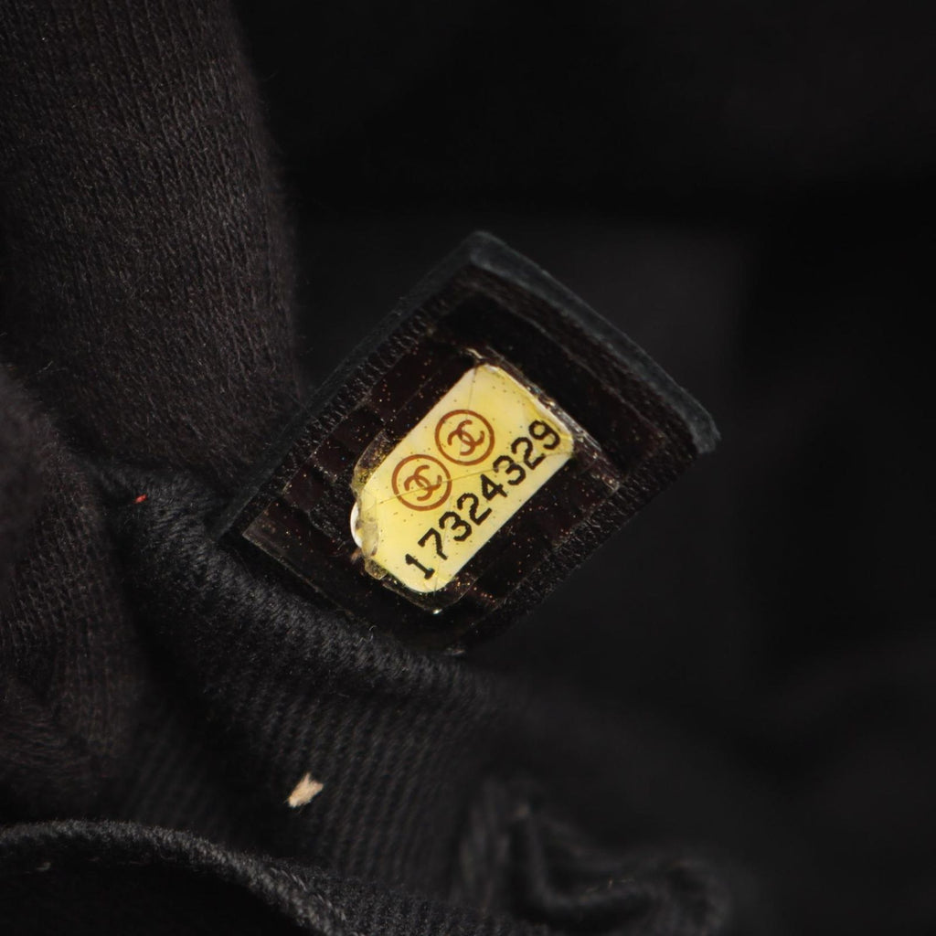 Chanel Tote Quilted Metallic Cles Caviar Leather Chain — view 5