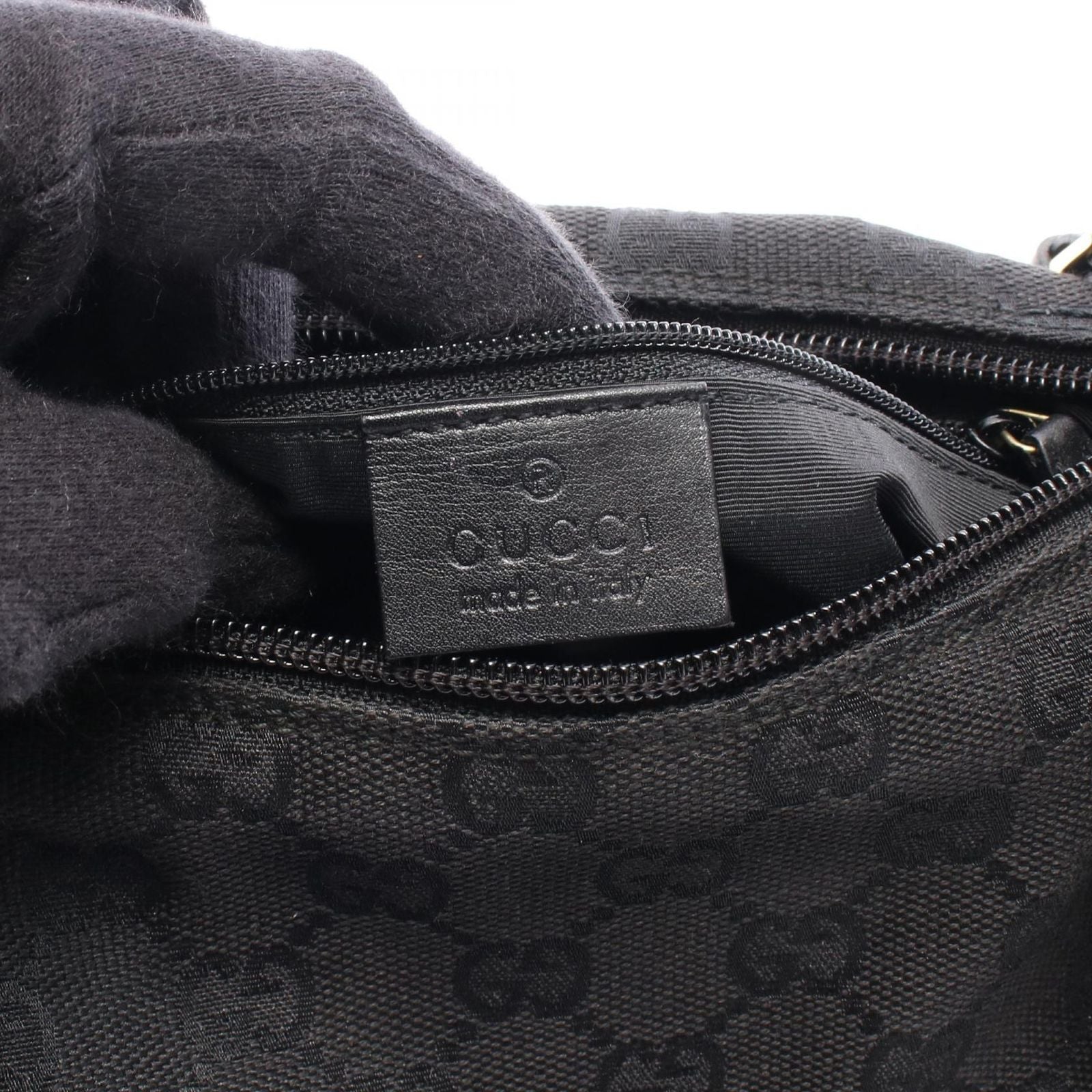Gucci Shoulder Bag GG Canvas Black — view 4