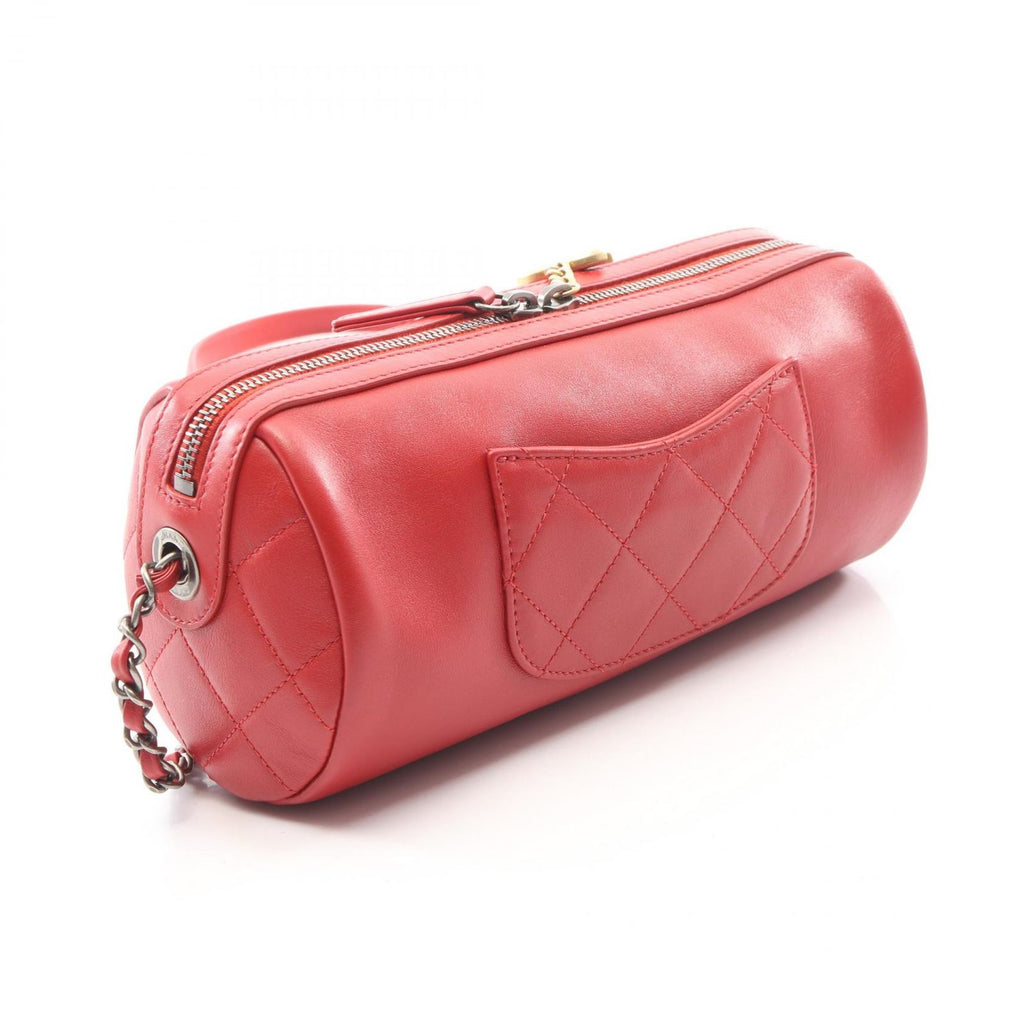 Chanel Shoulder Bag Red Leather Logo — view 2