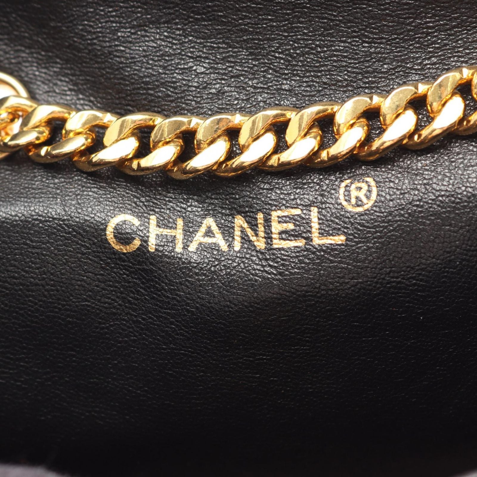 Chanel Shoulder Bag Mini Quilted Red Chain — view 4