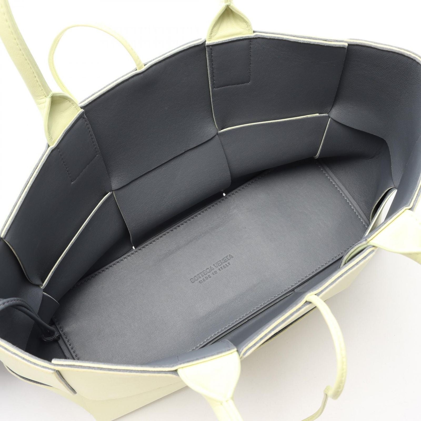 Bottega Veneta Tote Arco Maxi Intrecciato Lime Green Leather — view 3