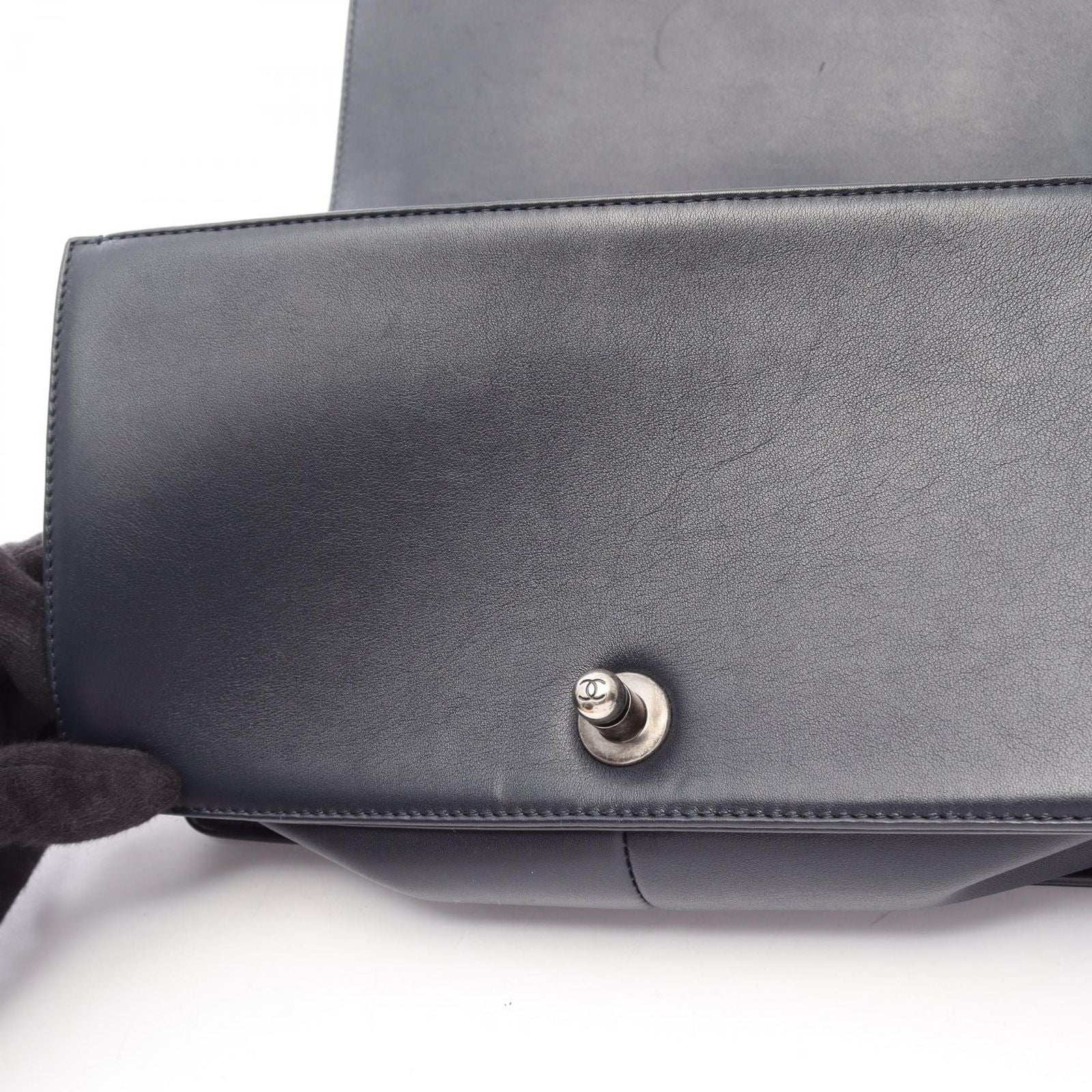Chanel Shoulder Bag Boy Braid Navy Green Leather Boy Chain — view 8