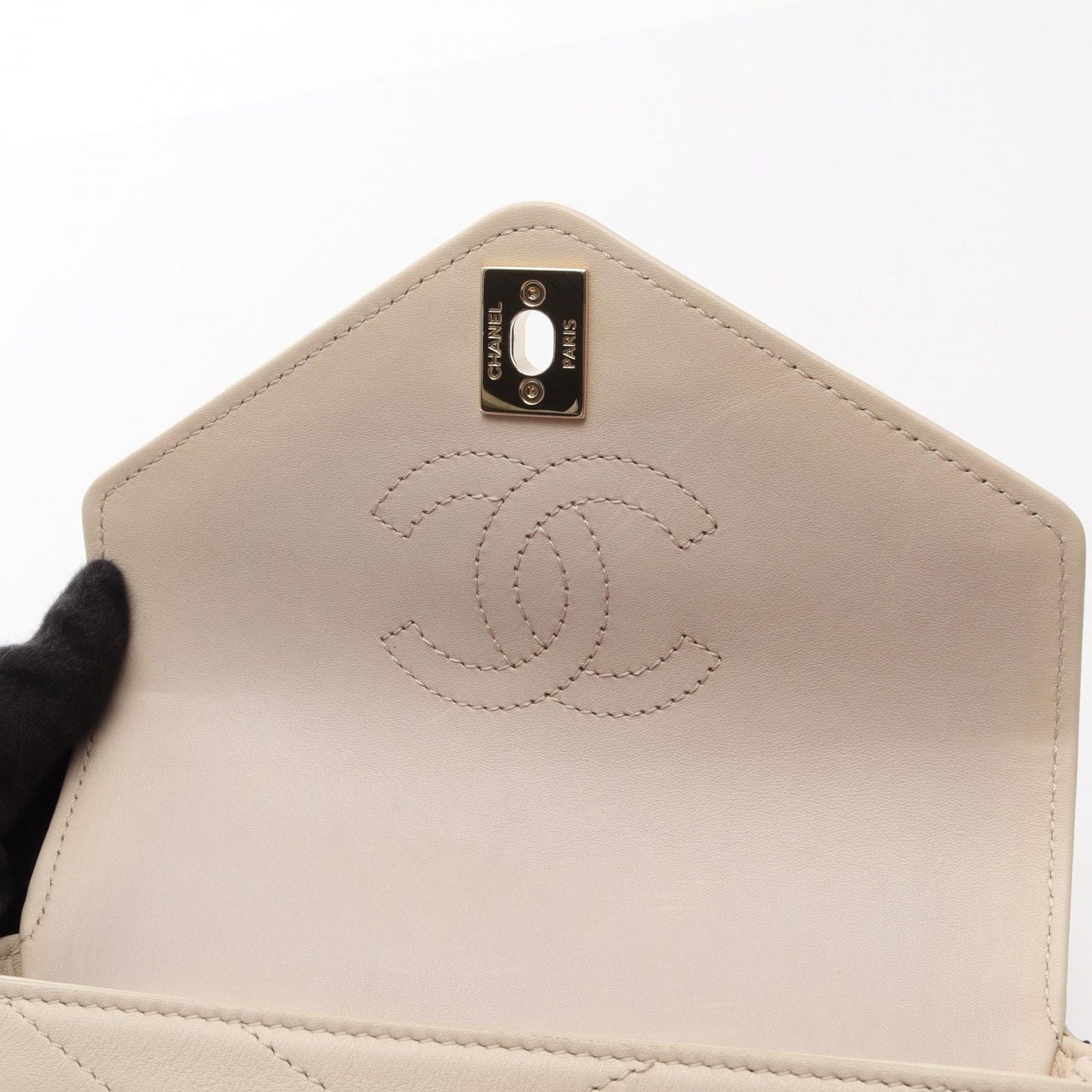 Chanel Shoulder Bag Blanc Stitch Mini Cream Lambskin Chain — view 6