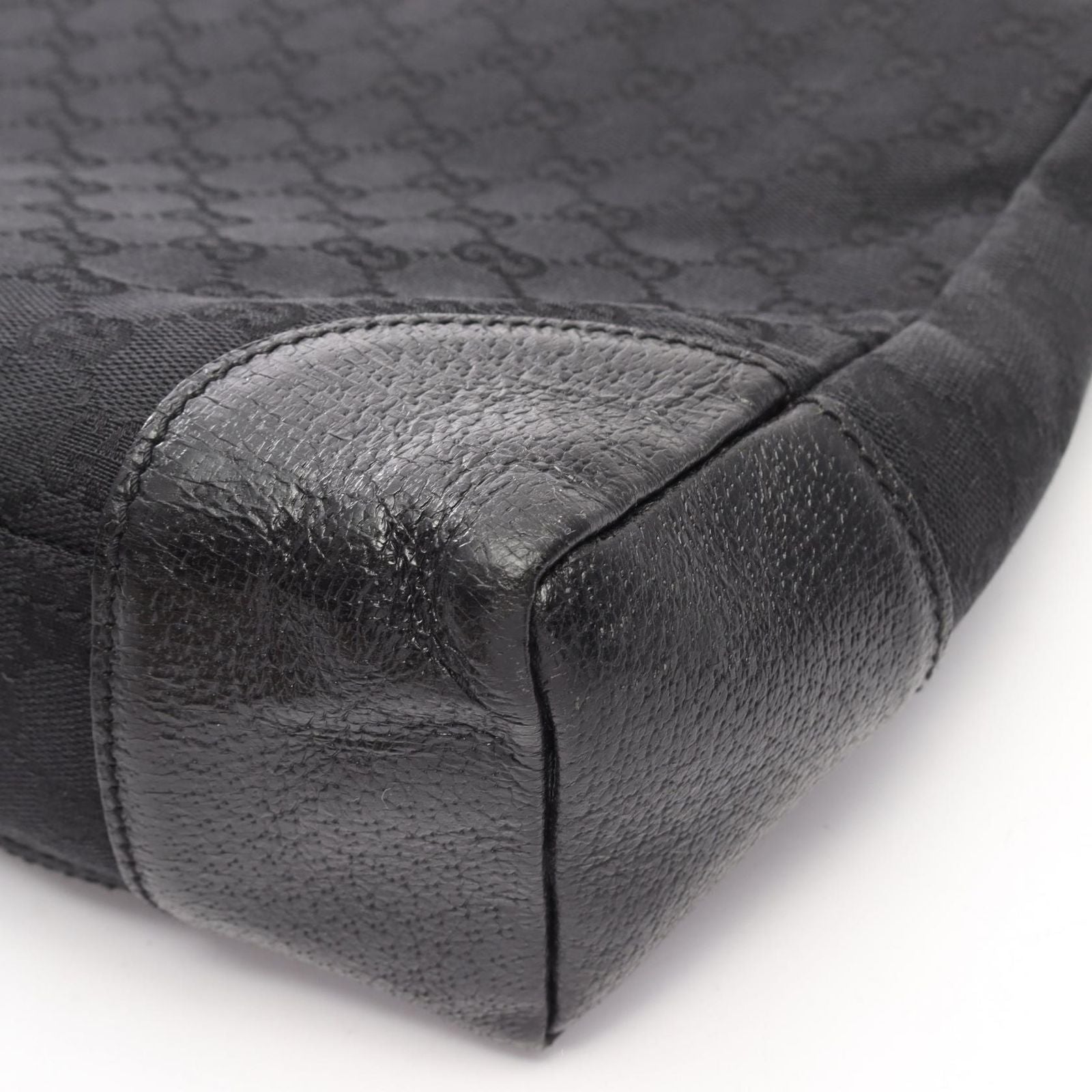 Gucci Shoulder Bag GG Canvas Black — view 7