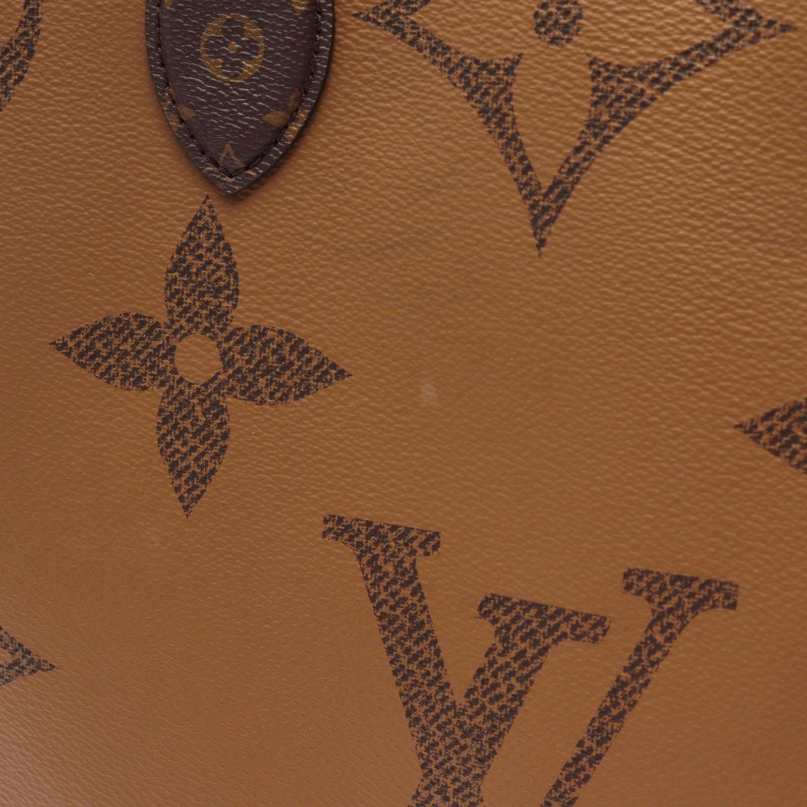 Louis Vuitton Shoulder Bag On The Go GM Monogram Giant Reverse Canvas Leather — view 7