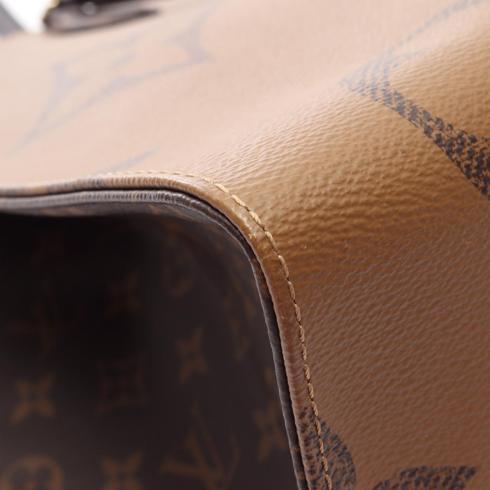 Louis Vuitton Shoulder Bag On The Go GM Monogram Giant Reverse Canvas Leather — view 6