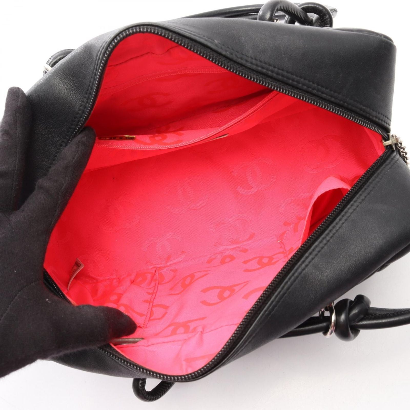 Chanel Shoulder Bag Cambon Line Black Leather — view 3