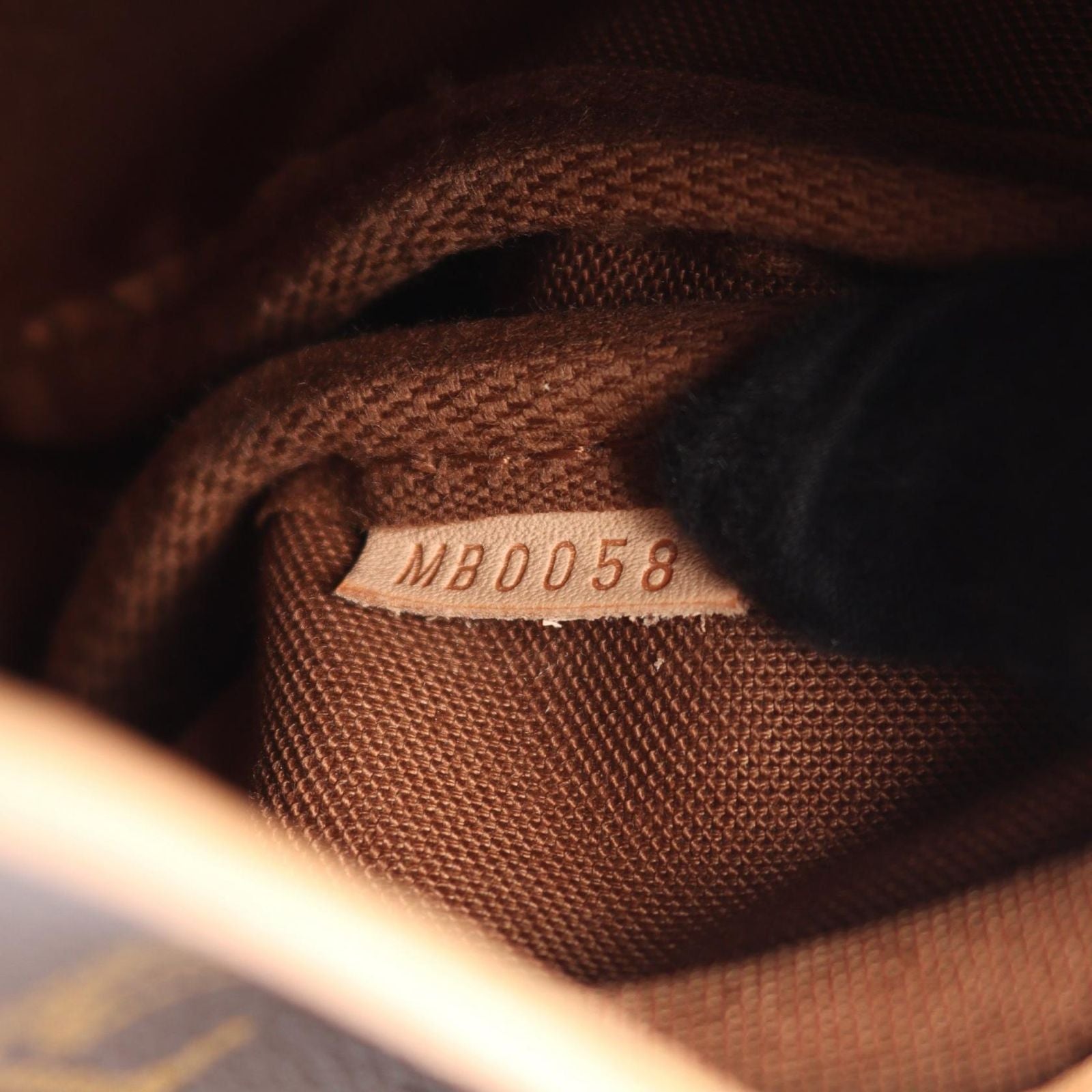 Louis Vuitton Shoulder Bag Saumur 30 Canvas Leather — view 6