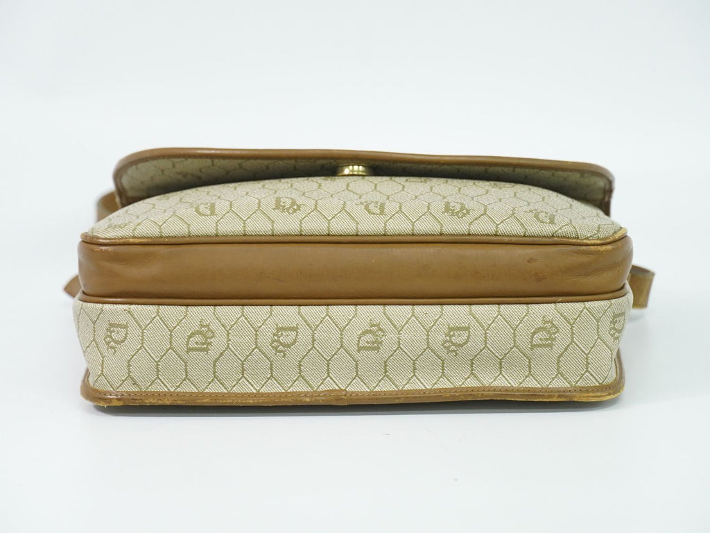 Dior Honeycomb Pattern Shoulder Bag Pochette Beige — view 3