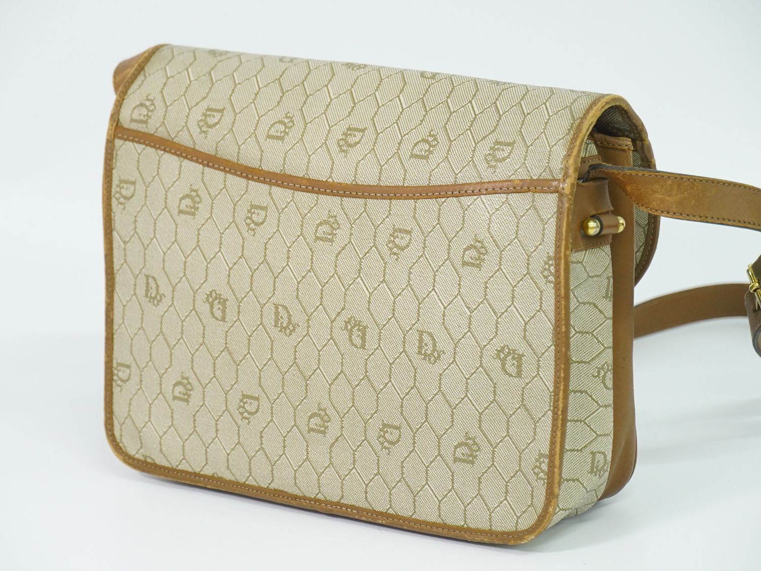 Dior Honeycomb Pattern Shoulder Bag Pochette Beige — view 2