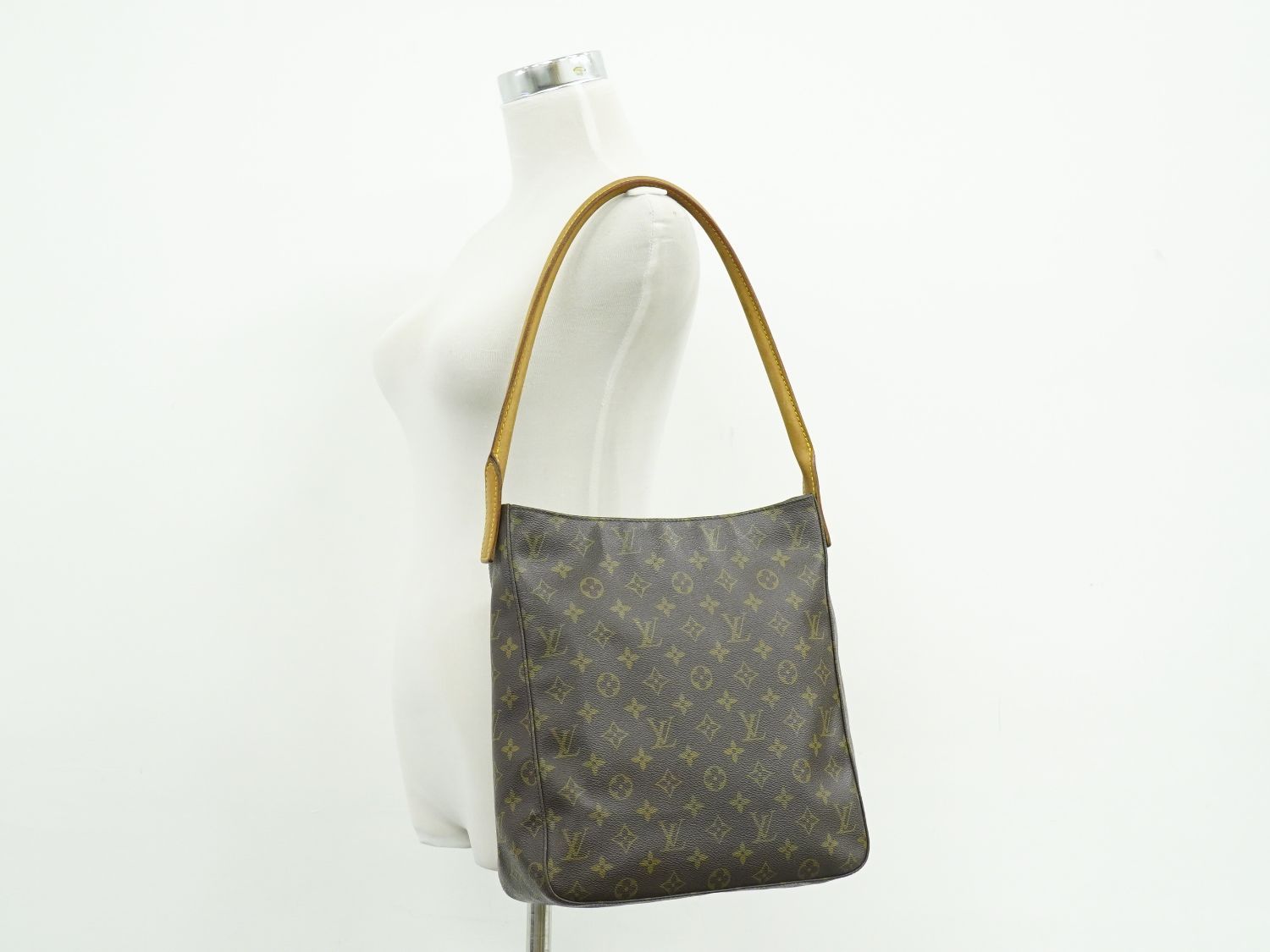 Louis Vuitton LV Looping GM Monogram Shoulder Bag Brown — view 6
