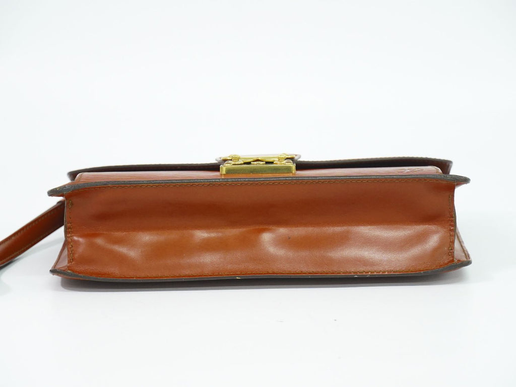 Louis Vuitton LV Pochette Series Dragonne Epi Leather Clutch Kenya Brown — view 3