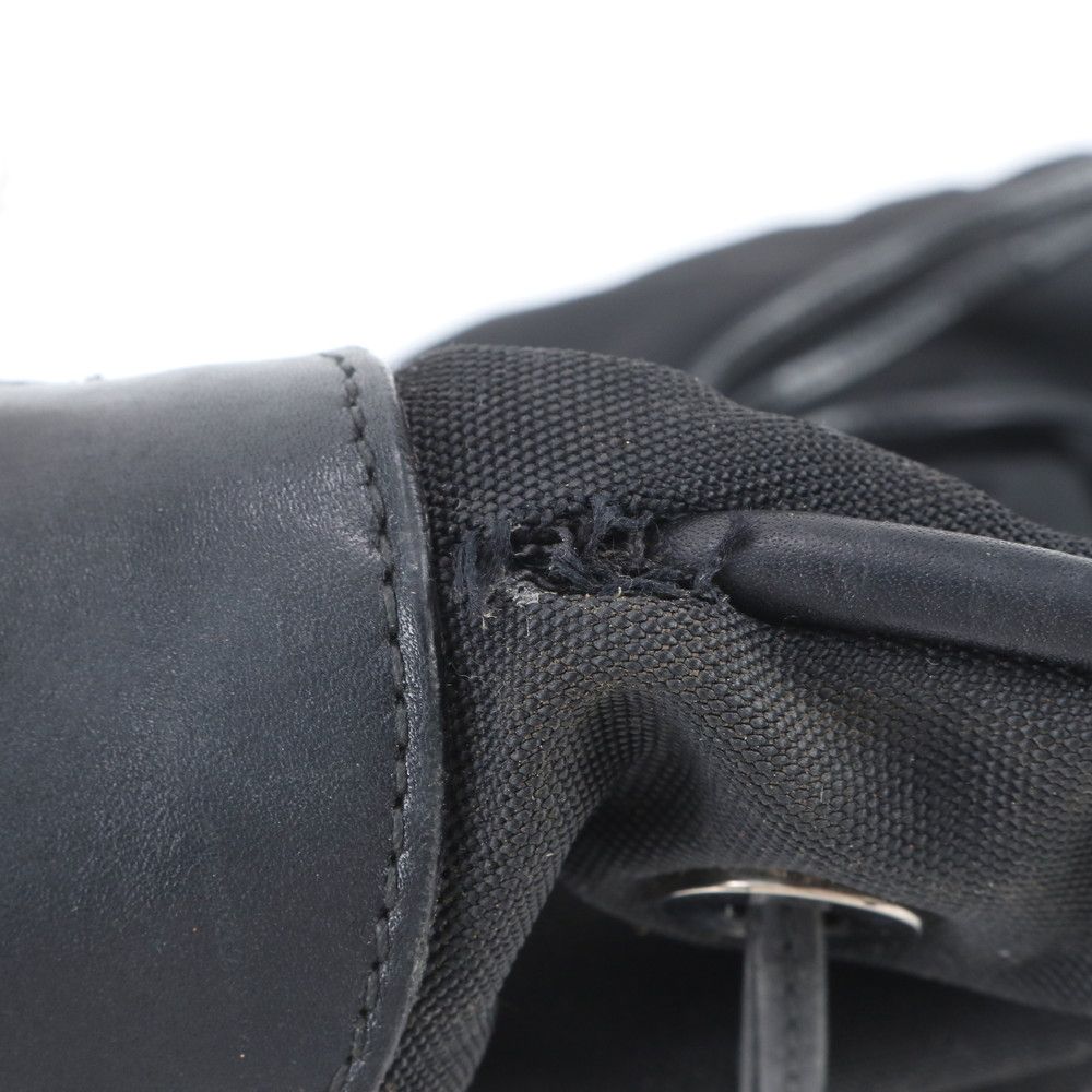 Gucci 001 Leather Shoulder Bag Black — view 8