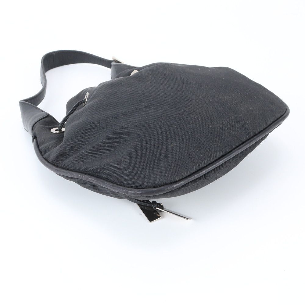 Gucci 001 Leather Shoulder Bag Black — view 5