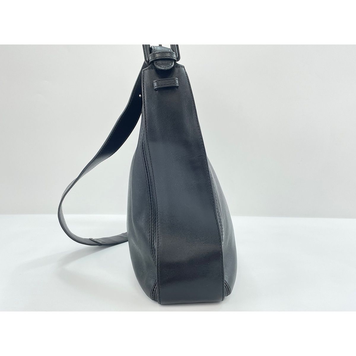 Chanel Shoulder Bag Black — view 4