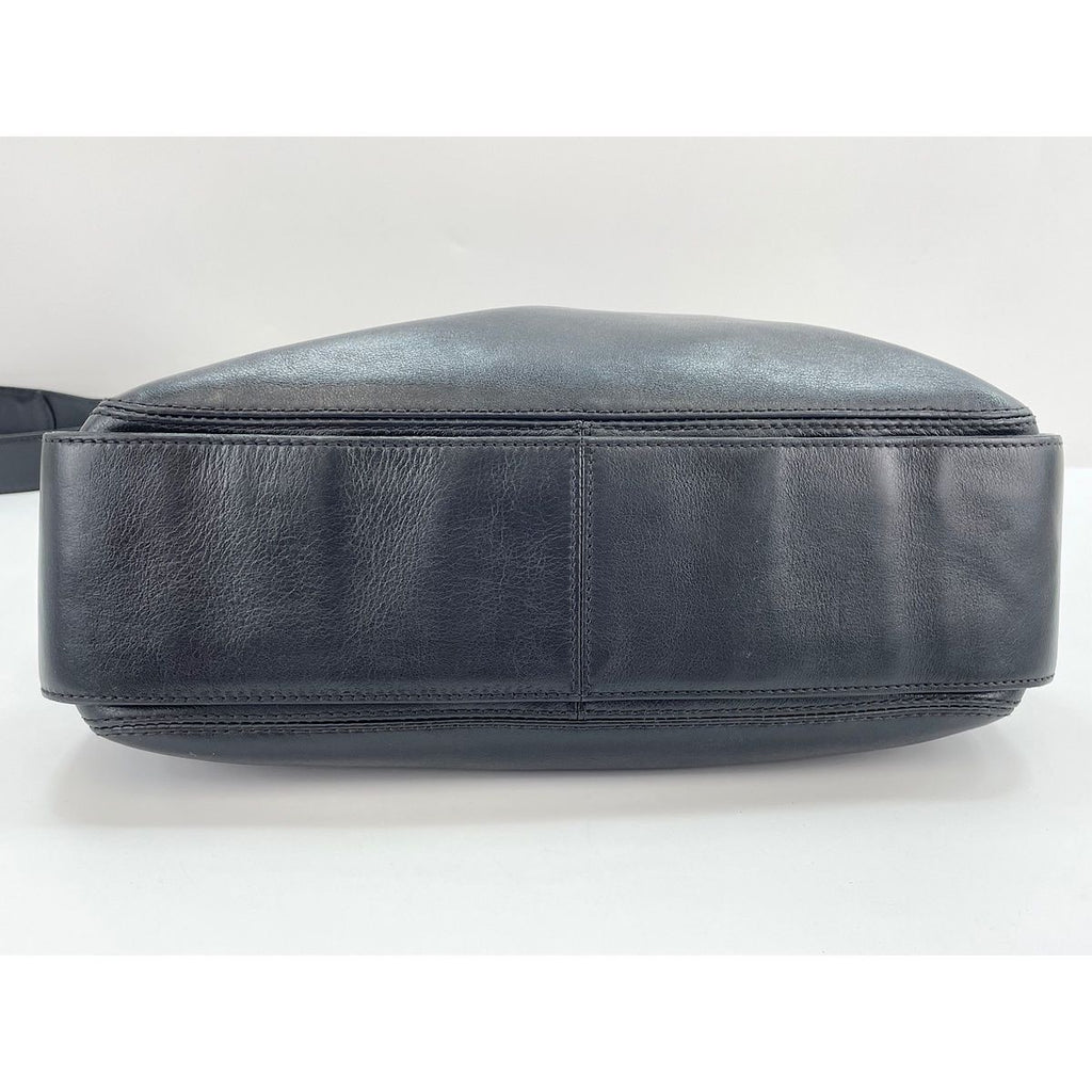 Chanel Shoulder Bag Black — view 5