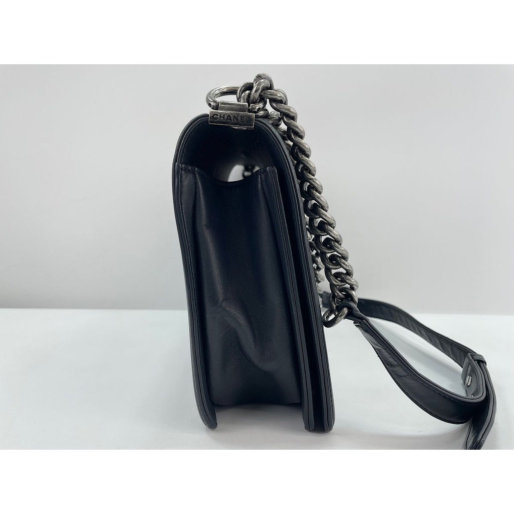 Chanel Shoulder Bag Boy Large — view 5