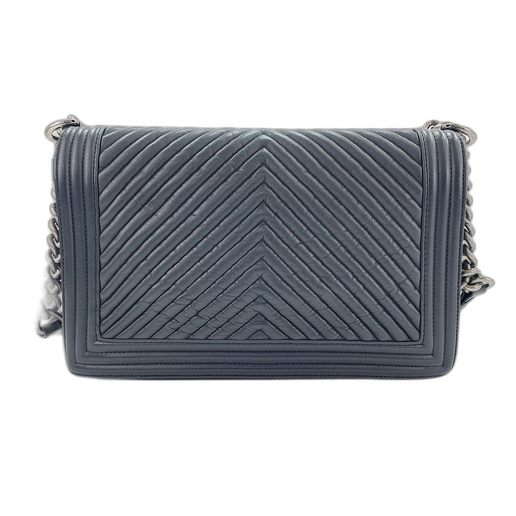 Chanel Shoulder Bag Boy Large — view 2