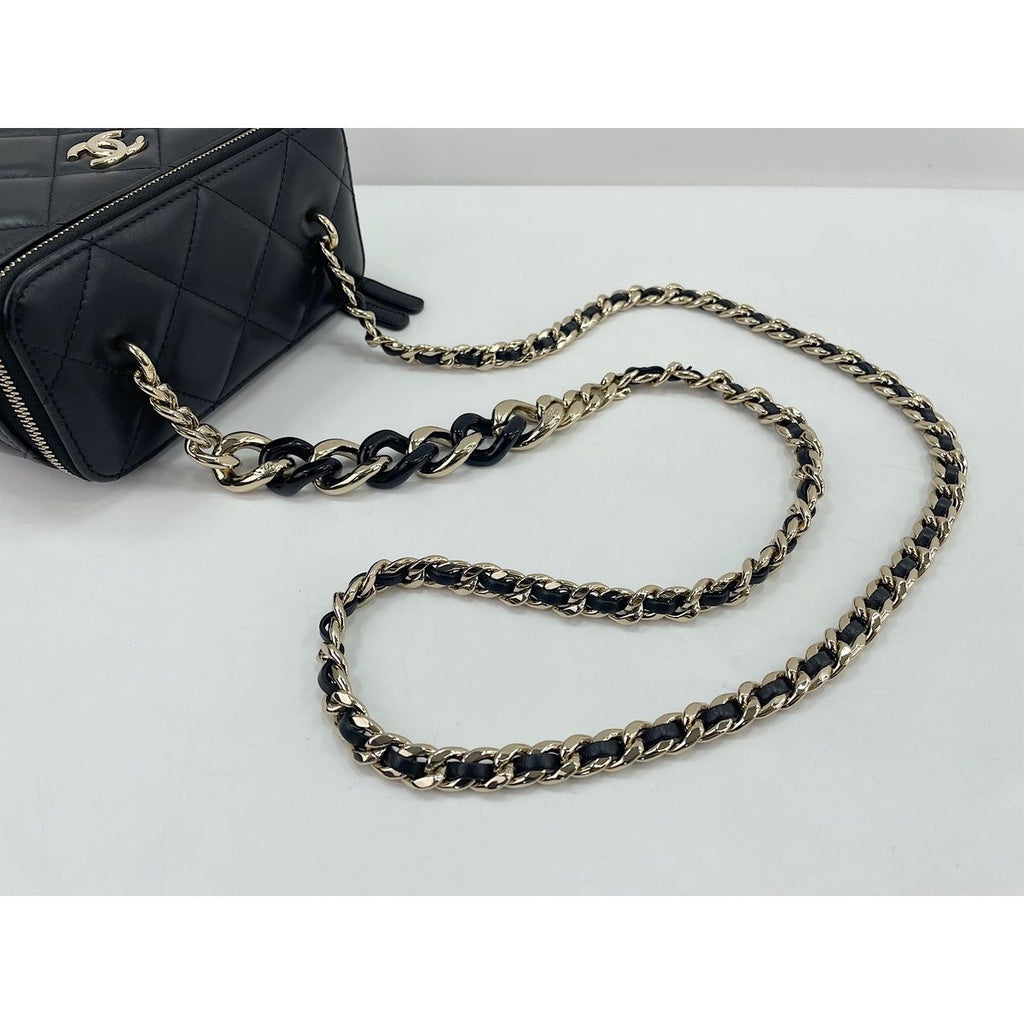 Chanel Shoulder Bag Black — view 9