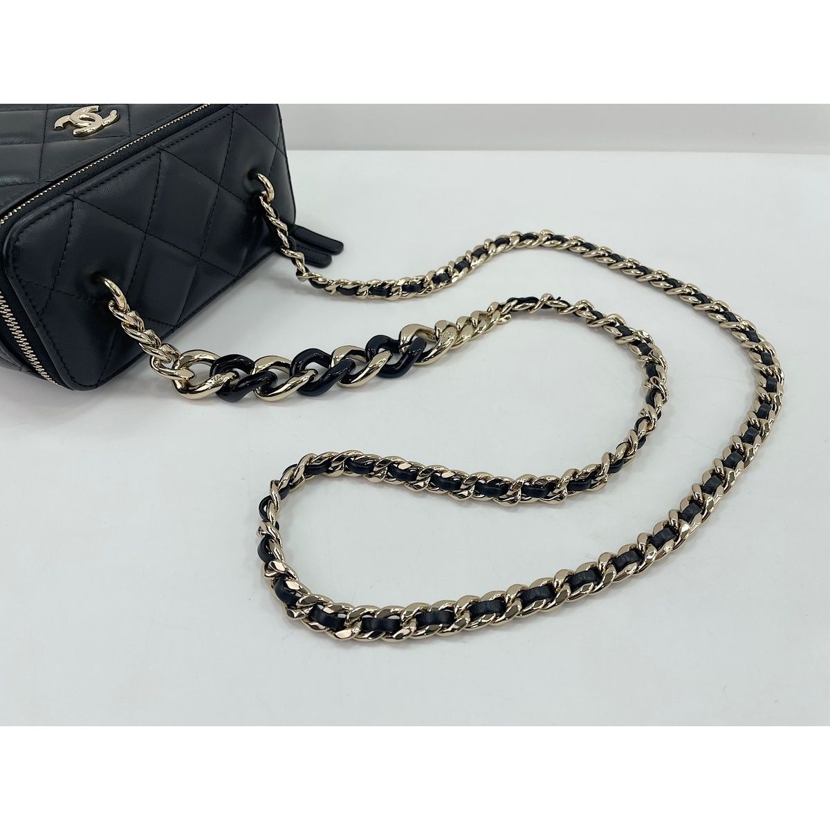 Chanel Shoulder Bag Black — view 9