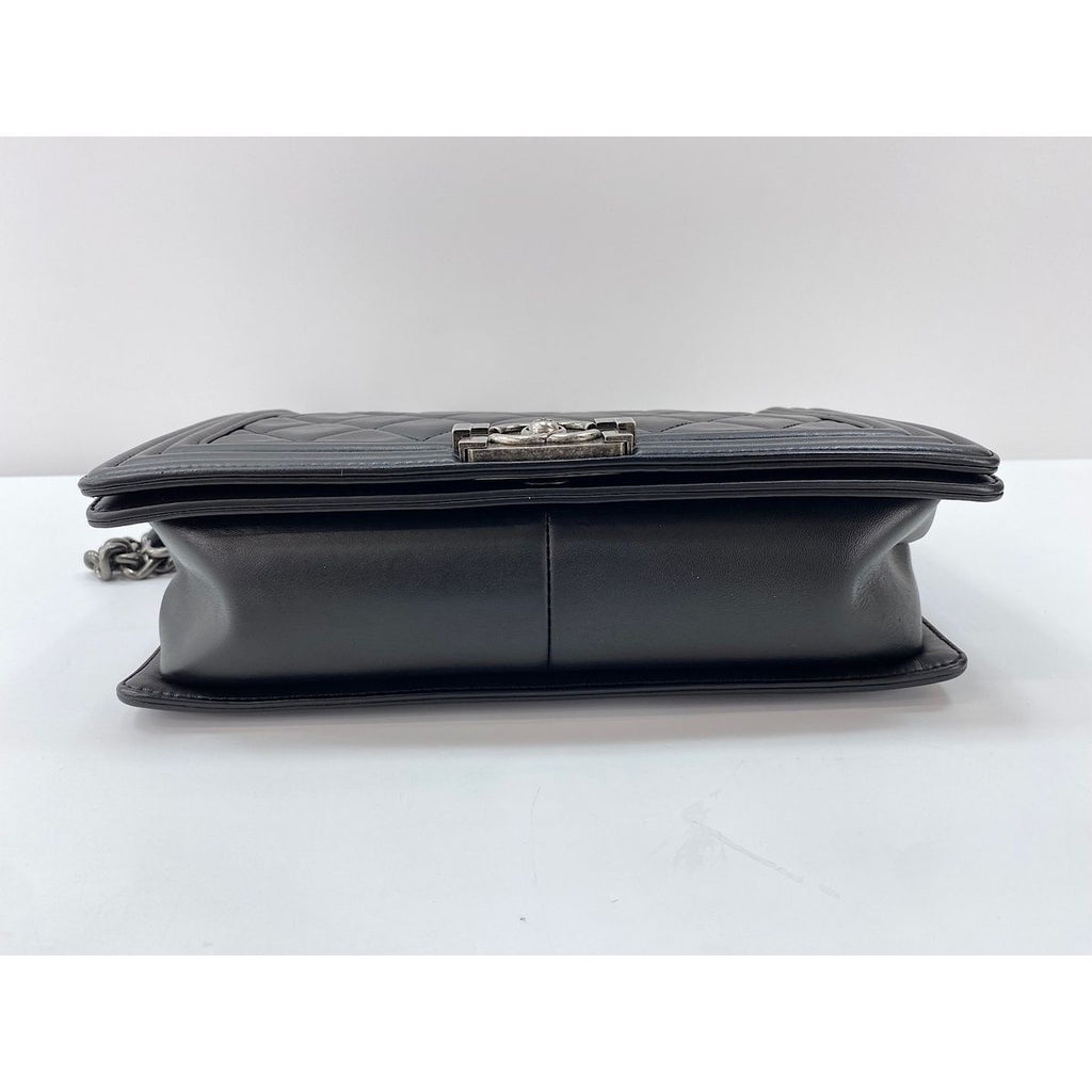Chanel Shoulder Bag Boy Large — view 6