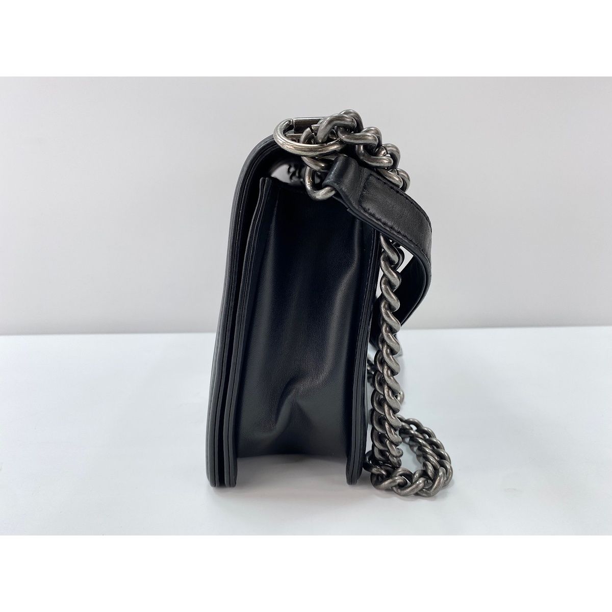 Chanel Shoulder Bag Boy Large — view 4