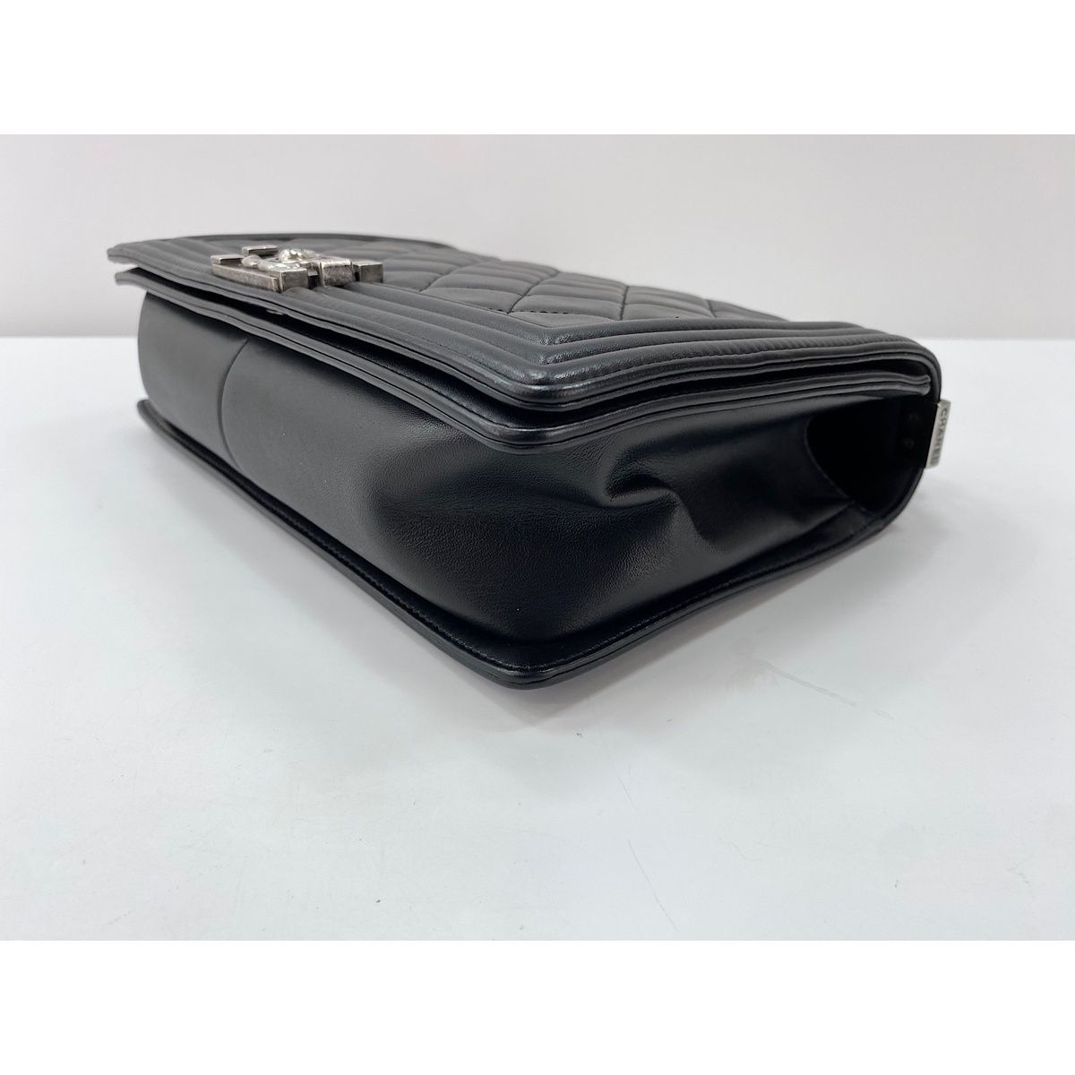 Chanel Shoulder Bag Boy Large — view 7