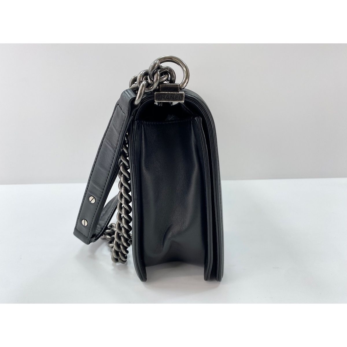 Chanel Shoulder Bag Boy Large — view 5