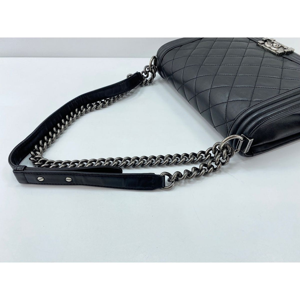 Chanel Shoulder Bag Boy Large — view 8