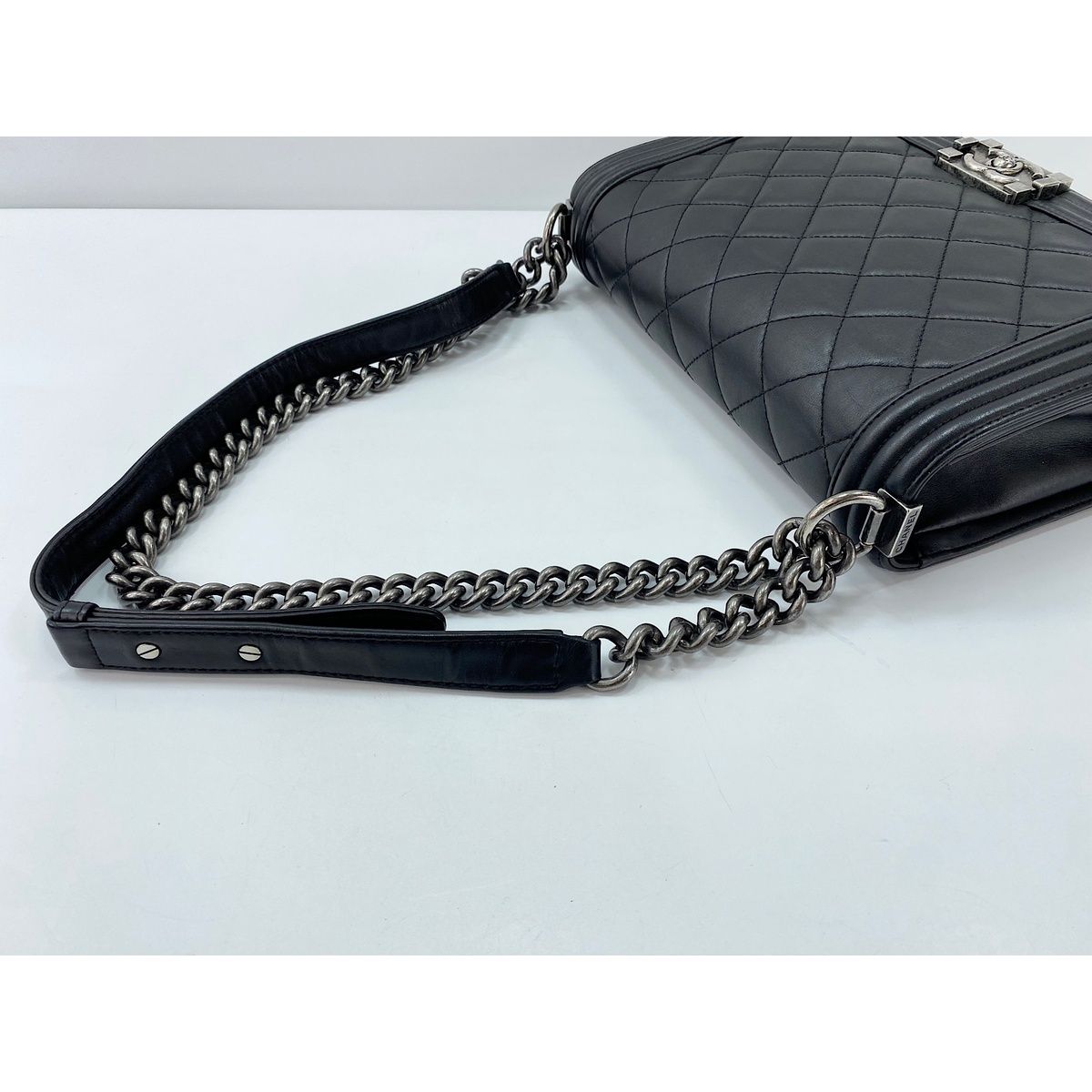 Chanel Shoulder Bag Boy Large — view 8