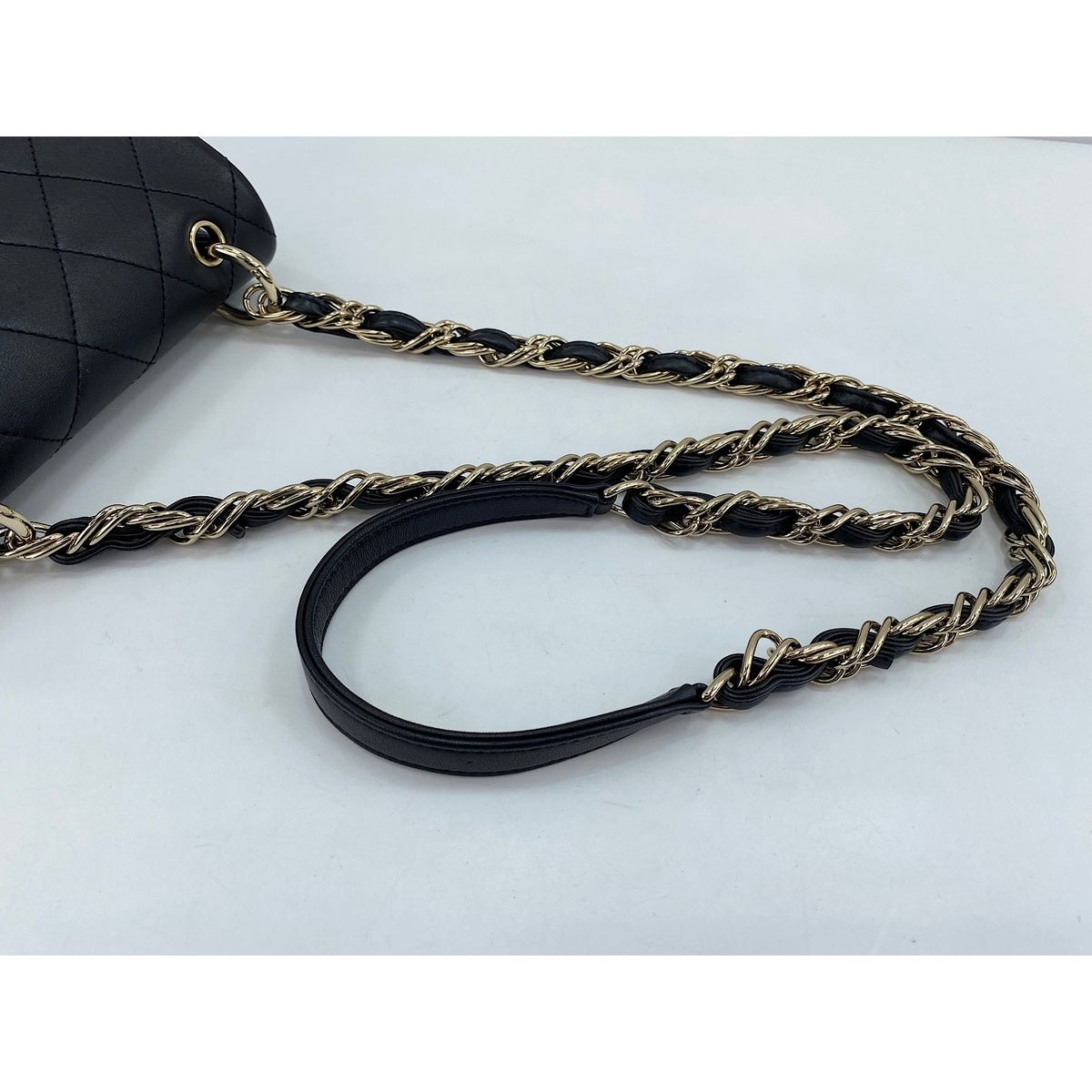 Chanel Shoulder Bag Quilted — view 8