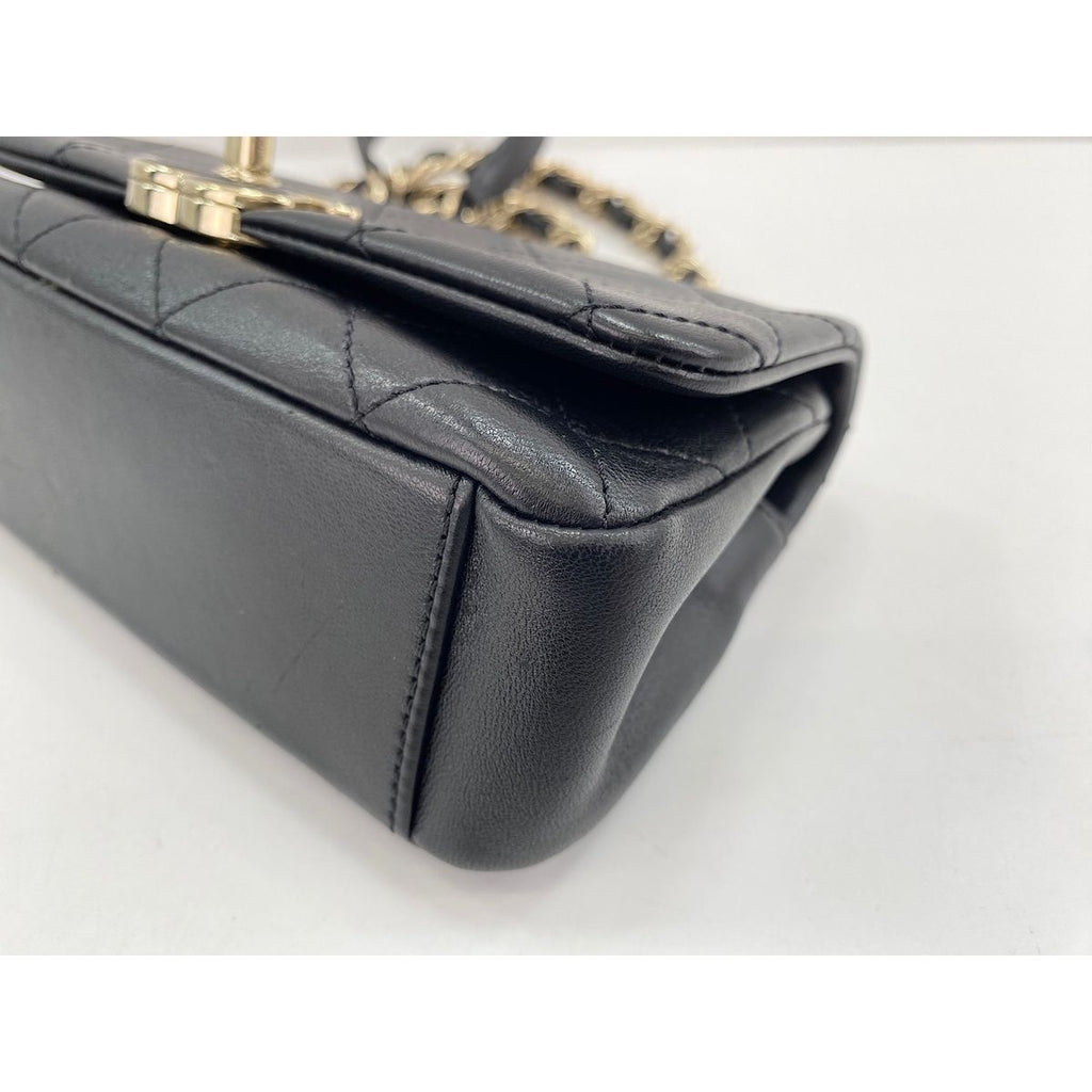 Chanel Shoulder Bag Quilted — view 7