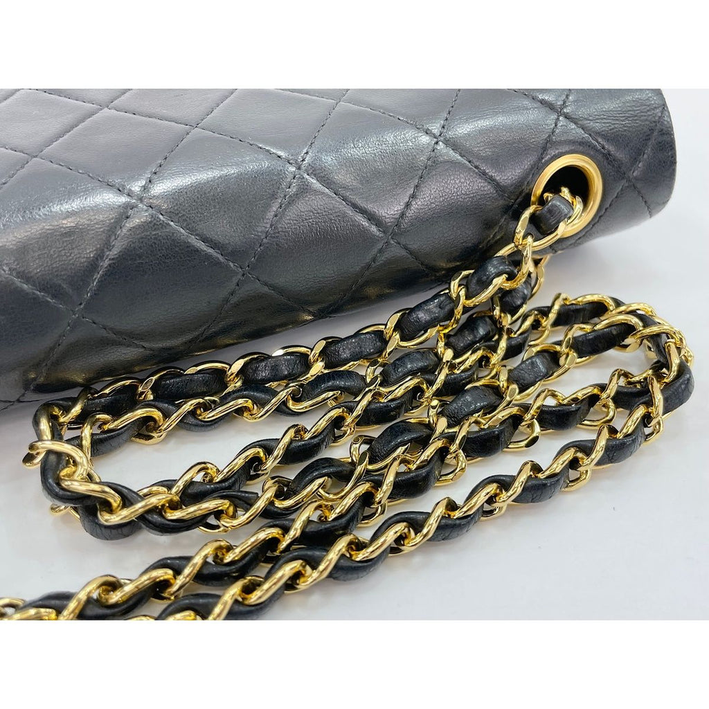 Chanel Shoulder Bag Quilted 23 — view 8