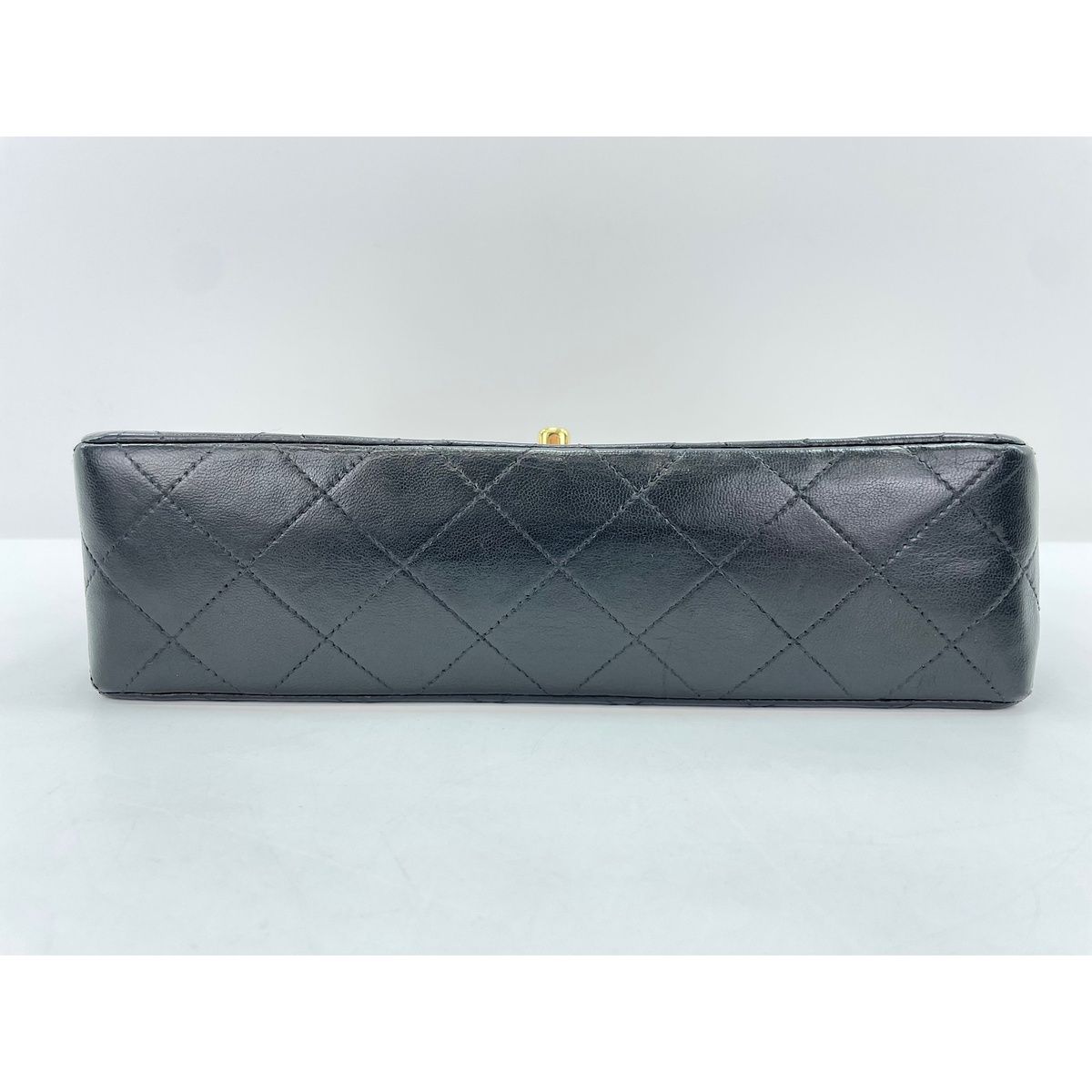 Chanel Shoulder Bag Quilted 23 — view 5